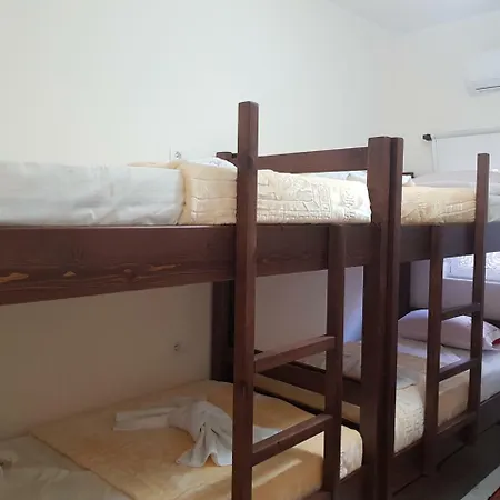 Hostel Hostel Filipi Σαράντα
